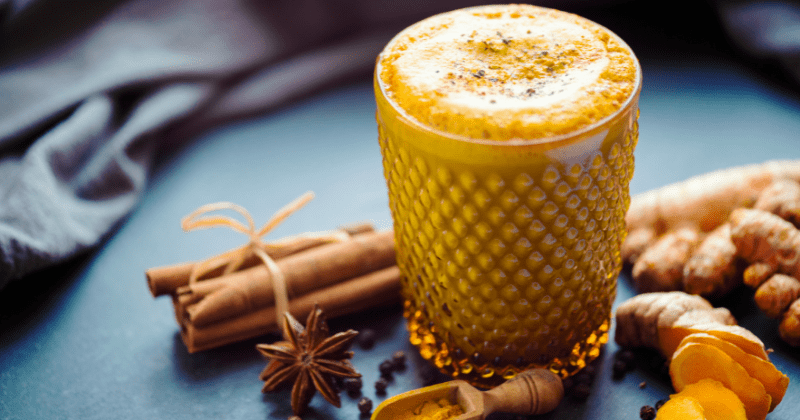 Goldene Milch - Das Getränk aus der ayurvedischen Medizin | apomio Gesundheitsblog